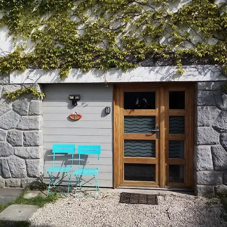 Nicolette, 2 Minutes From The Centre De Luz *