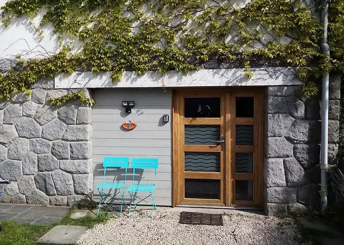 Nicolette, 2 Minutes From The Centre De Luz *